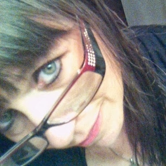 Profile Picture of Michelle Chaudier (@mchaudier) on Poshmark
