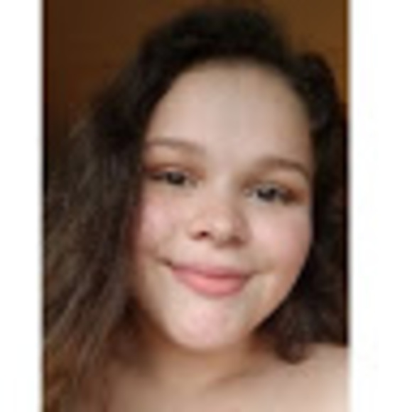 Profile Picture of Autumn Belgarde (@autumnlynn987) on Poshmark