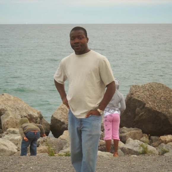 Profile Picture of Kenneth Freeman (@aluken2003) on Poshmark