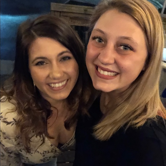 Profile Picture of Lucy Gibson (@lggibson34) on Poshmark