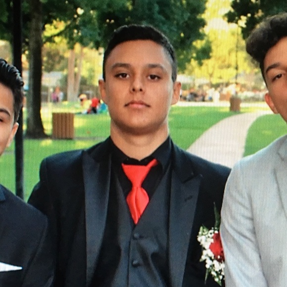Profile Picture of Jonathan Zepeda (@iwant35) on Poshmark