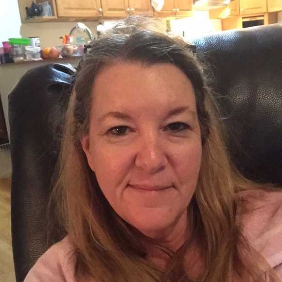 Profile Picture of Shawna Hale (@shale2019) on Poshmark