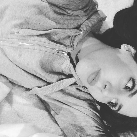 Katelynn Ness - Poshmark Profile Picture of Katelynn Ness (@kittykatty44) on Poshmark