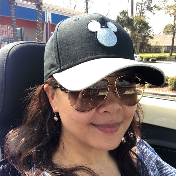 Profile Picture of Jun Su (@hanbing_su) on Poshmark