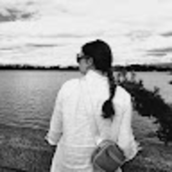 Zellie Boever - Poshmark Profile Picture of Zellie Boever (@zellieboever) on Poshmark