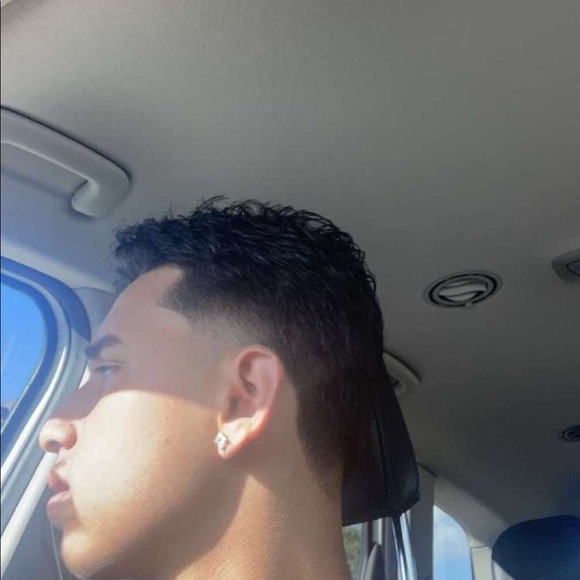 Profile Picture of Antonio Scordato (@scordatovic) on Poshmark