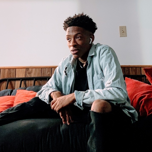 Profile Picture of Brandon Pinnock (@brandonpinnock) on Poshmark