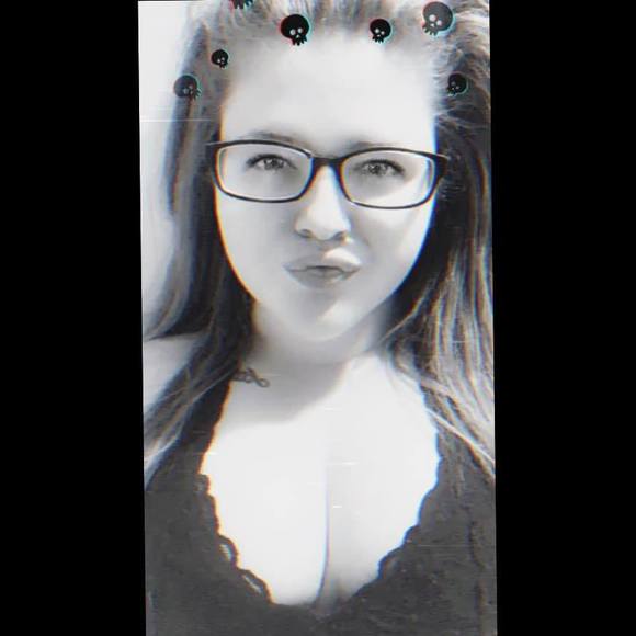 Profile Picture of Kimberly Cozzens (@k_cozzens) on Poshmark