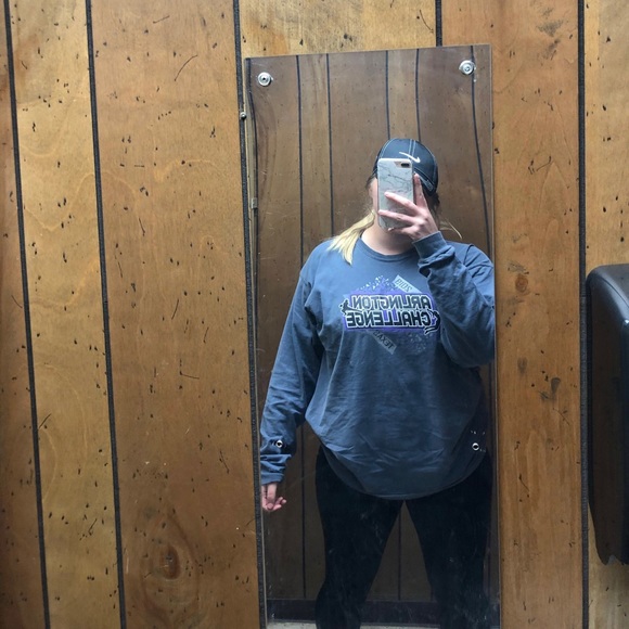 Profile Picture of Jamie Casey (@jamie_casey04) on Poshmark