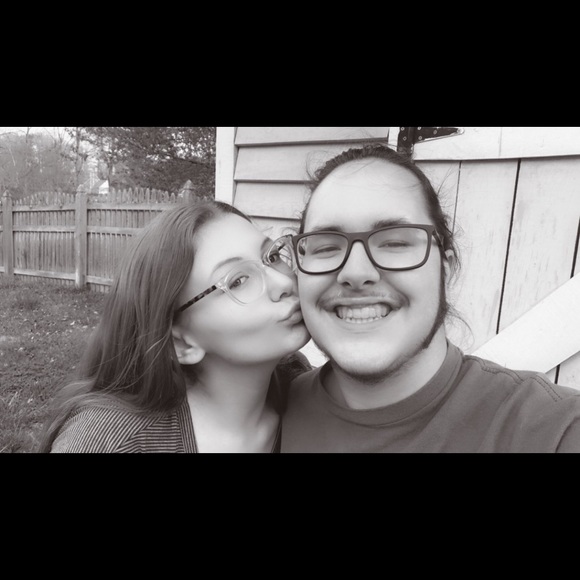 Profile Picture of Haley Bunch (@haley77) on Poshmark