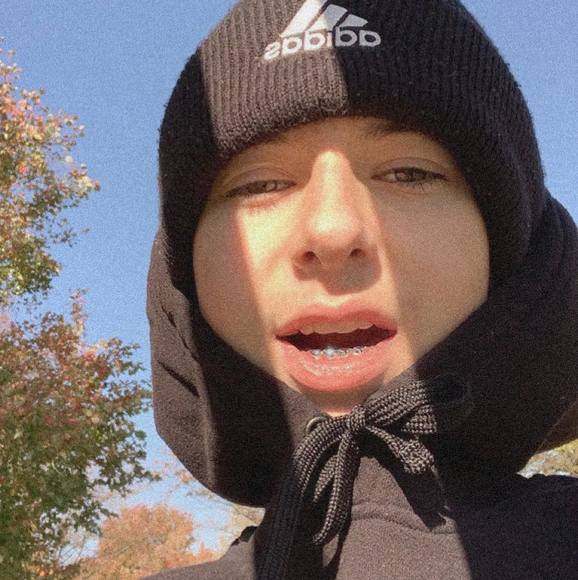 Profile Picture of Brett Engels (@brettssoweird) on Poshmark