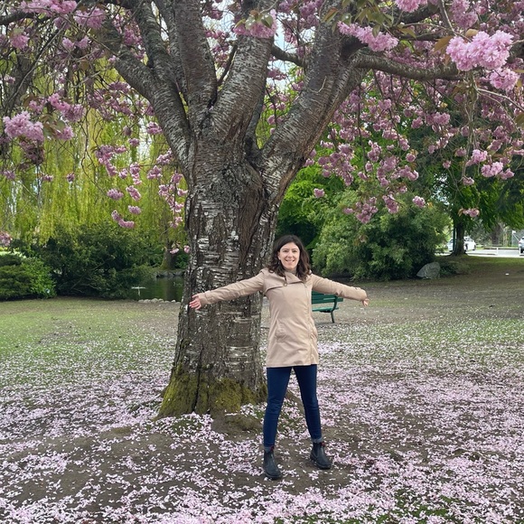 Profile Picture of Hannah Sauermann (@hannahsauermann) on Poshmark