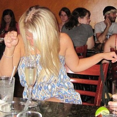 Profile Picture of Alyson Michael (@AlyinPearls) on Twitter