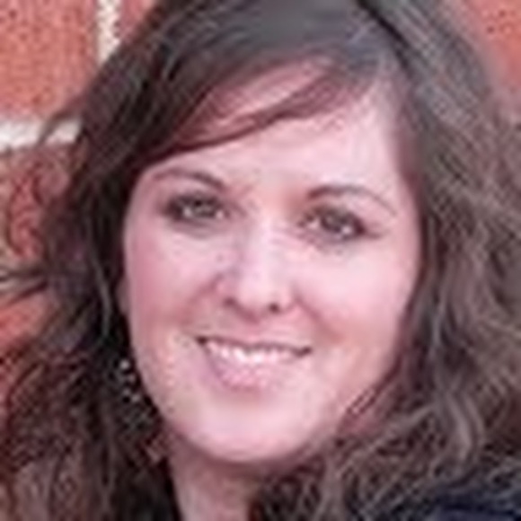 Profile Picture of Hayley Broadhead (@hbroadhead) on Poshmark
