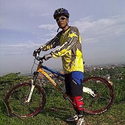 Profile Picture of Budi Santoso (@alexander_budd1) on Twitter