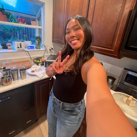 Profile Picture of Tiarra Fukuda (@t444mf) on Poshmark