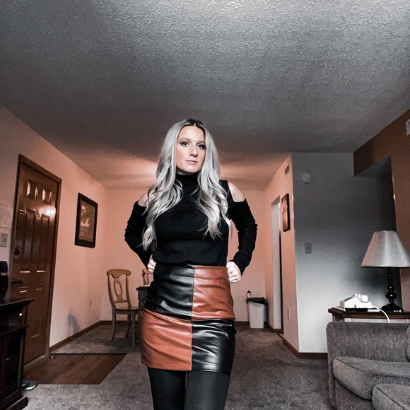 Profile Picture of Casey Allender (@caseyallender) on Poshmark