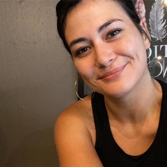 Profile Picture of Michaela Runyan (@michaelarunyan) on Poshmark