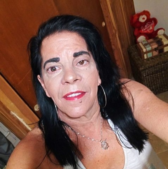 Profile Picture of Tracey Armstrong (@traceya024) on Poshmark