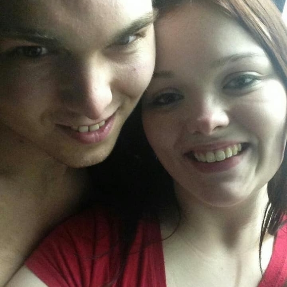 Profile Picture of Kellie Schultz (@kellie_schultz) on Poshmark
