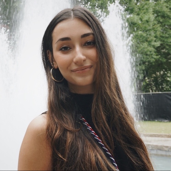 Profile Picture of Ana Mehranian (@anahit99) on Poshmark