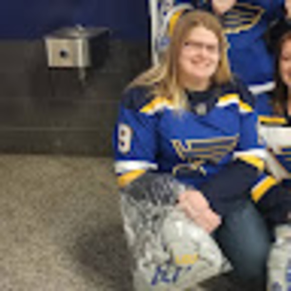 Profile Picture of Hannah Maixner (@hmmaixner) on Poshmark