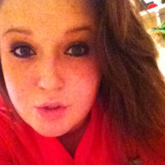 Profile Picture of Haley Pruett (@haley_pruett) on Poshmark