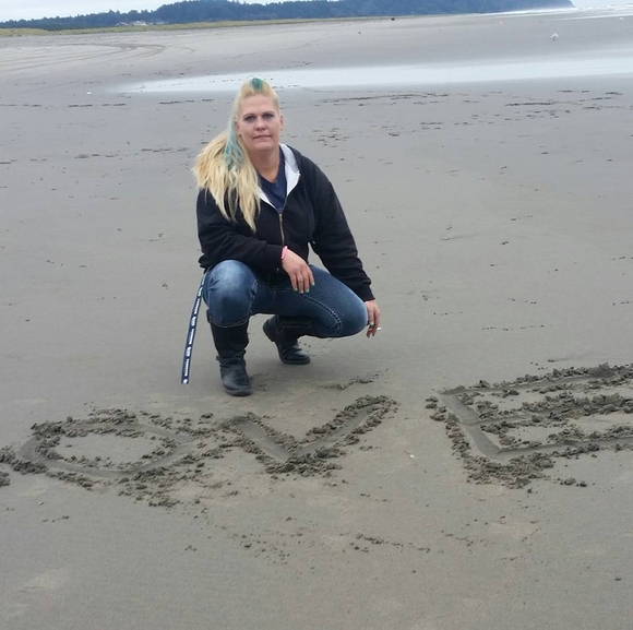 Profile Picture of Trisha Edwards (@tedwards79) on Poshmark