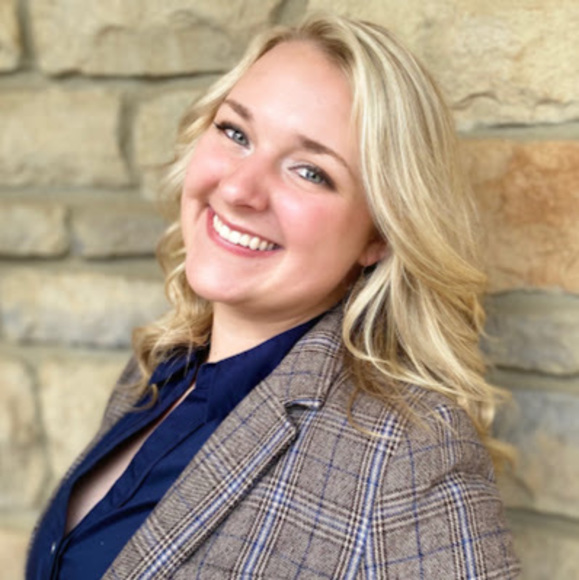 Profile Picture of Madison Lysek (@madisonlysek) on Poshmark