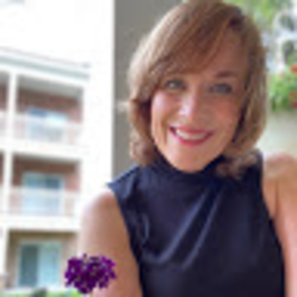 Profile Picture of Suzanne Falletti (@fallettisuzanne) on Poshmark