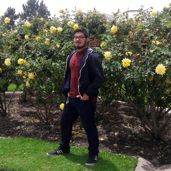 Profile Picture of James Haro (@harobot) on Poshmark