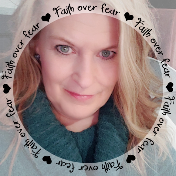 Profile Picture of Rhesa Zurkammer (@rhesaj) on Poshmark