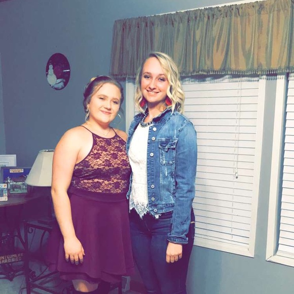 Profile Picture of Kobiekobie Camerlinck (@rusticrose106) on Poshmark
