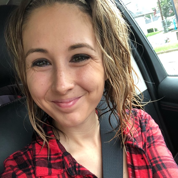 Profile Picture of Merridith Price (@merridithp) on Poshmark