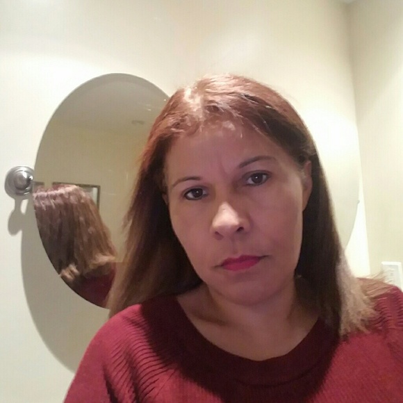 Profile Picture of Sonia Aleman (@labonita2) on Poshmark