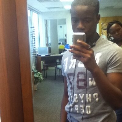 Profile Picture of Kenneth Denzel Jones (@Dhs_warrior3) on Twitter
