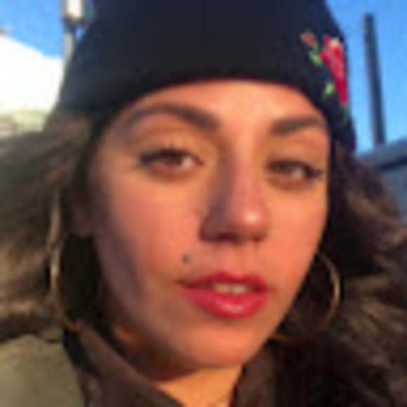 Profile Picture of Nikki Maltezos (@nikkimaltezos) on Poshmark