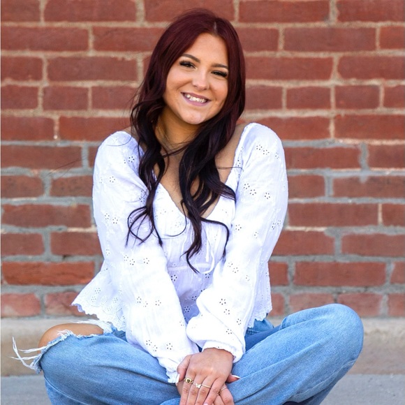 Profile Picture of Kaitlyn Kellar (@kaitlynkellar) on Poshmark