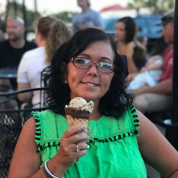 Profile Picture of Sonja Smalley (@sjs4au) on Poshmark