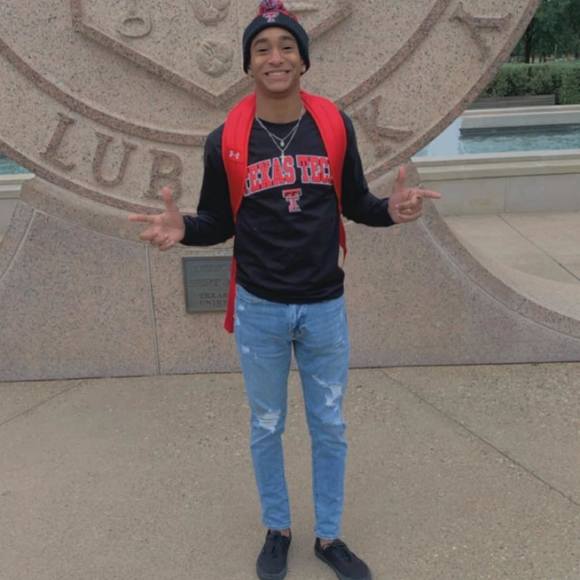 Profile Picture of Brandon Rhoden (@brandon31rhoden) on Poshmark