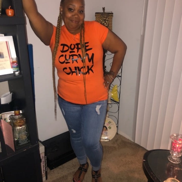 Profile Picture of Tonya fabulosity Finklea (@tonyafinklea) on Poshmark