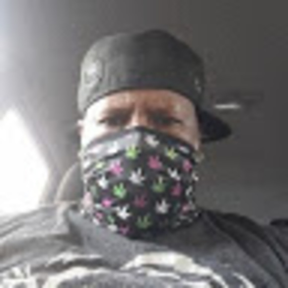 Profile Picture of Chuck Ross (@gainmob) on Poshmark