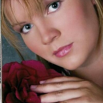 Profile Picture of Amanda Helker (@ahelker) on Twitter