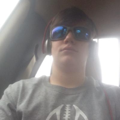 Profile Picture of Kyle (@kyleknoll2001) on Twitter