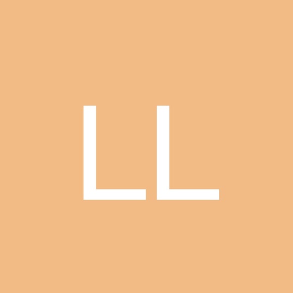 Profile Picture of Lizette Lizette1 (@lizettemirabel2) on Poshmark