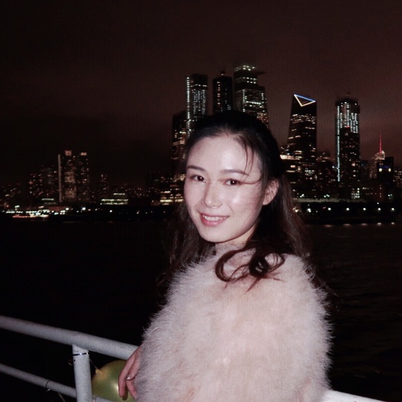 Profile Picture of Qingyi Yu (@aliceeveyyu) on Poshmark