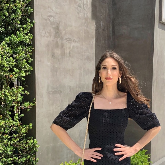 Profile Picture of Melissa Knutsen (@melissa_knutsen) on Poshmark