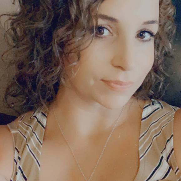Profile Picture of Carrie Van deveer (@c3arrie) on Poshmark