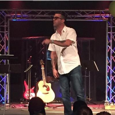 Profile Picture of Josh Roberts (@PickinPreacher) on Twitter