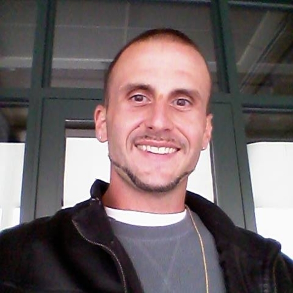 Profile Picture of Robert Pickel (@robertpickel) on Poshmark